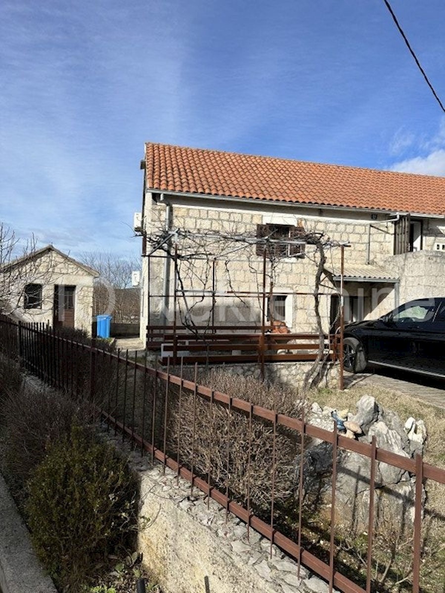 Haus Zu verkaufen - SPLITSKO-DALMATINSKA DICMO