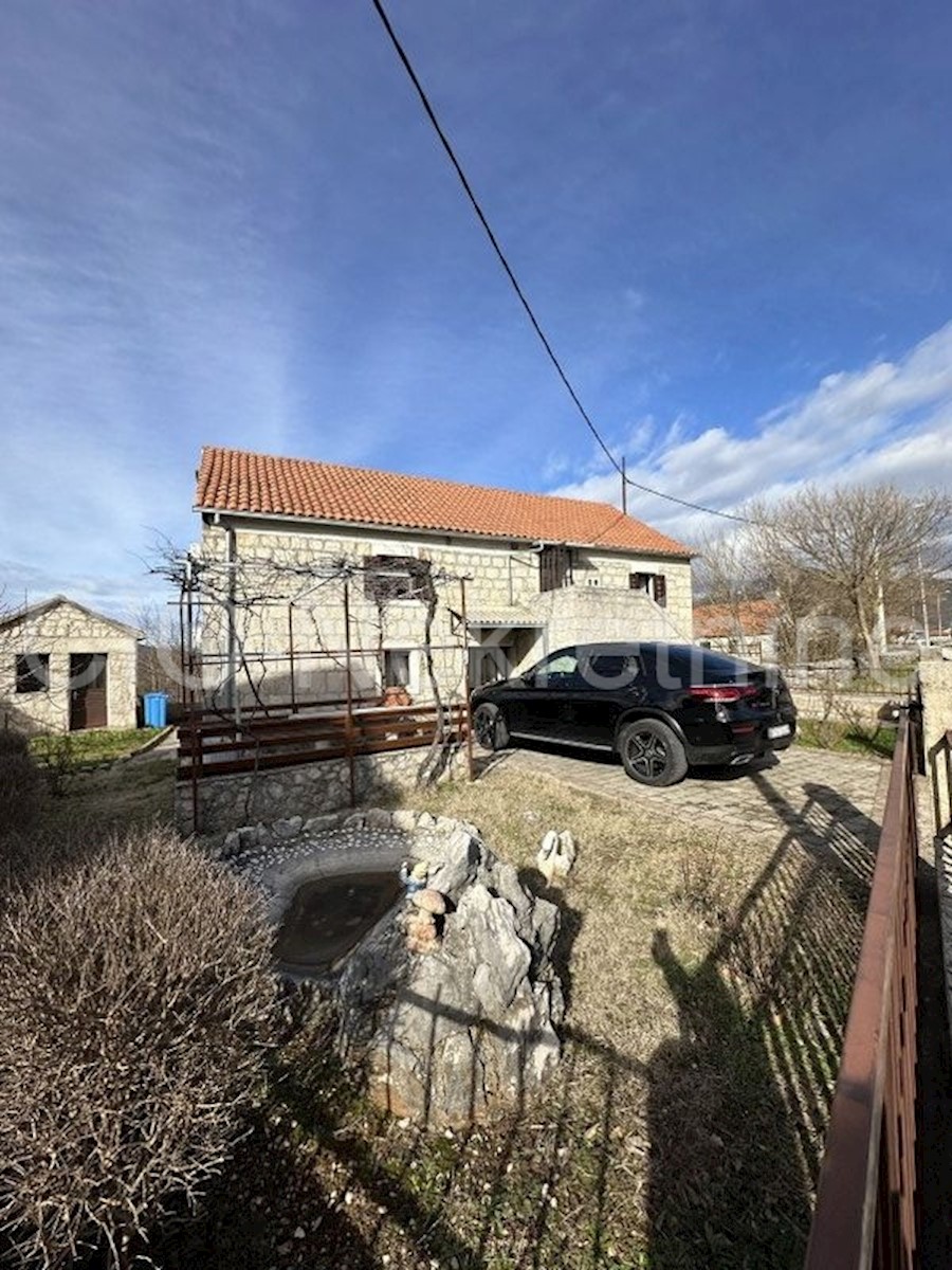 Haus Zu verkaufen - SPLITSKO-DALMATINSKA DICMO