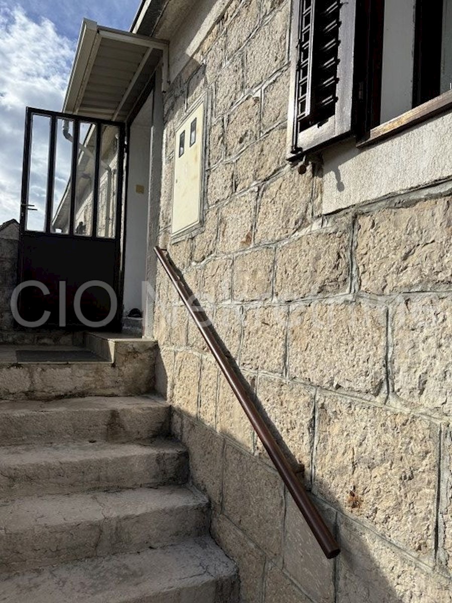 Haus Zu verkaufen - SPLITSKO-DALMATINSKA DICMO