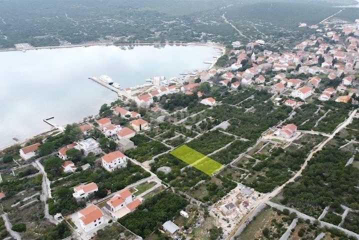 Działka na sprzedaż 987 m² – Ist