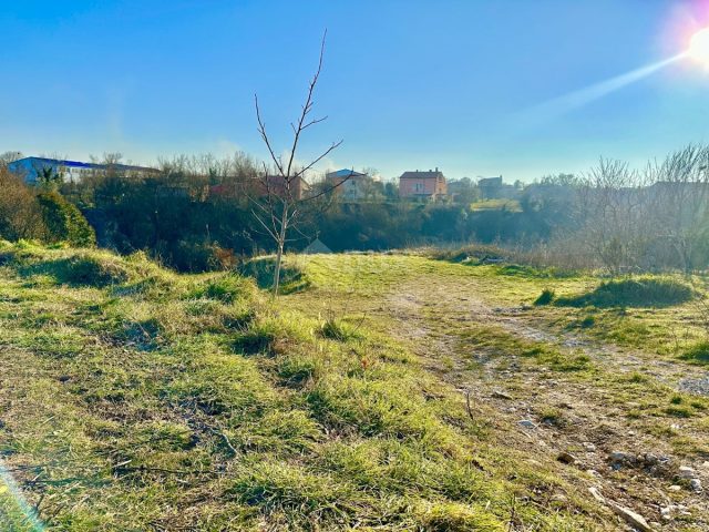 Zemljište na prodaju 737 m² – Vodnjan