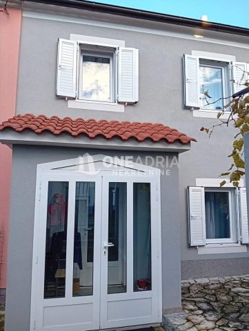 Hiša na predaj 100 m² – Omišalj