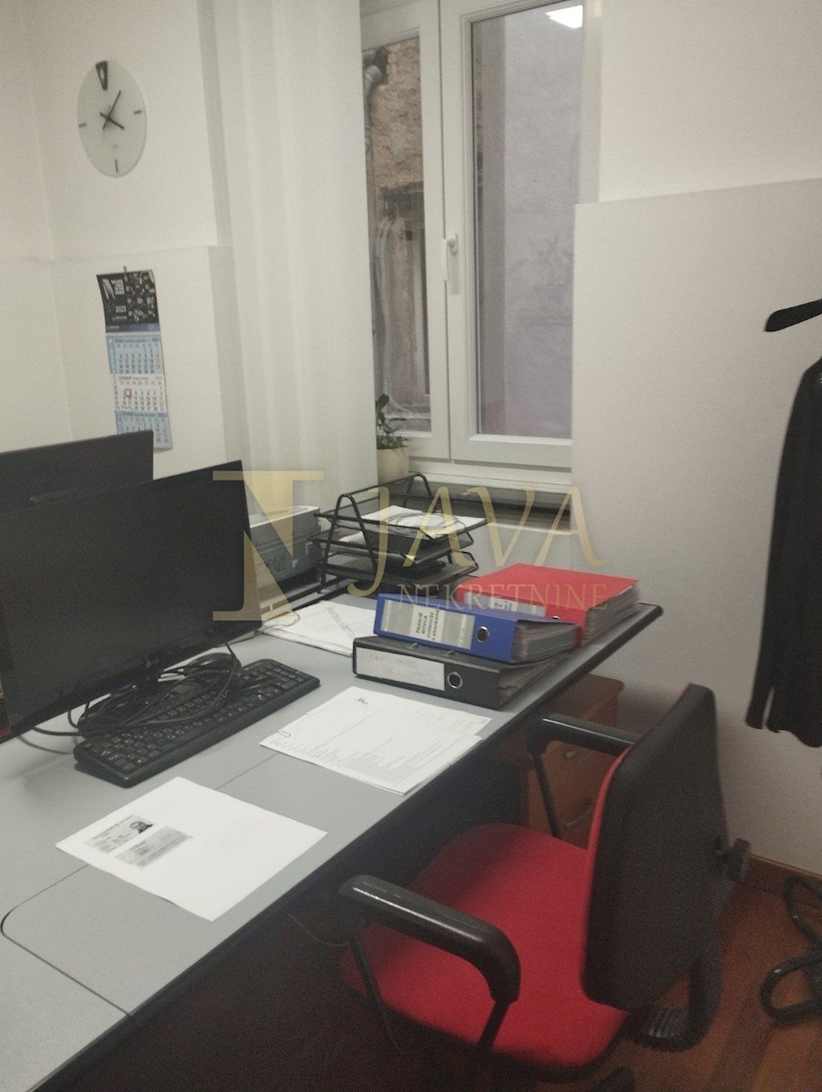 Locaux commerciaux À louer - PRIMORSKO-GORANSKA RIJEKA