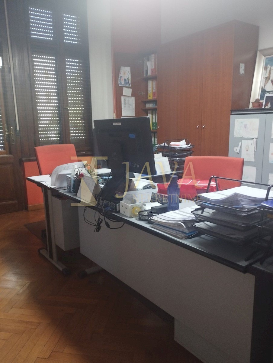 Locaux commerciaux À louer - PRIMORSKO-GORANSKA RIJEKA