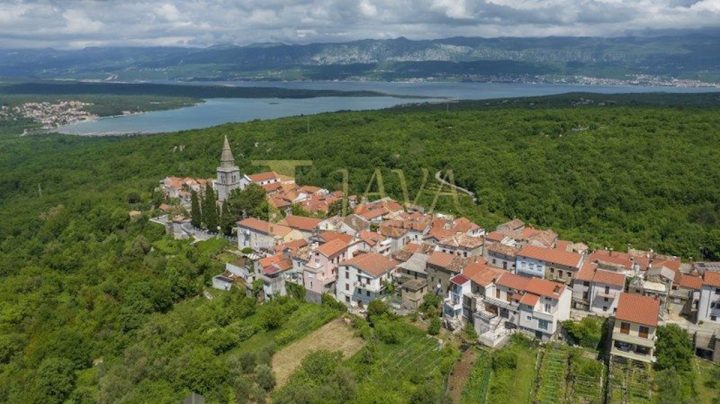 Land for sale 1022 m² – Soline