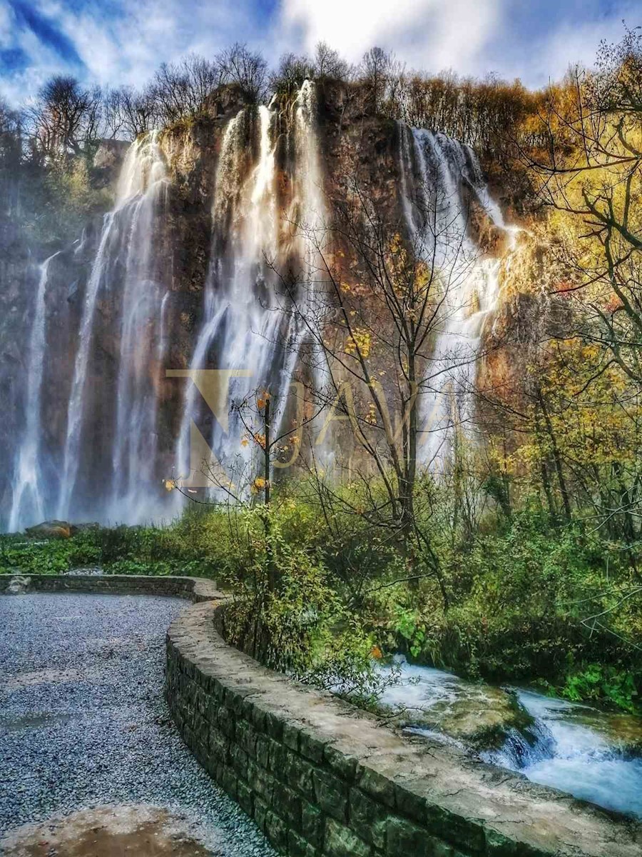 Dom Na predaj - LIČKO-SENJSKA PLITVIČKA JEZERA