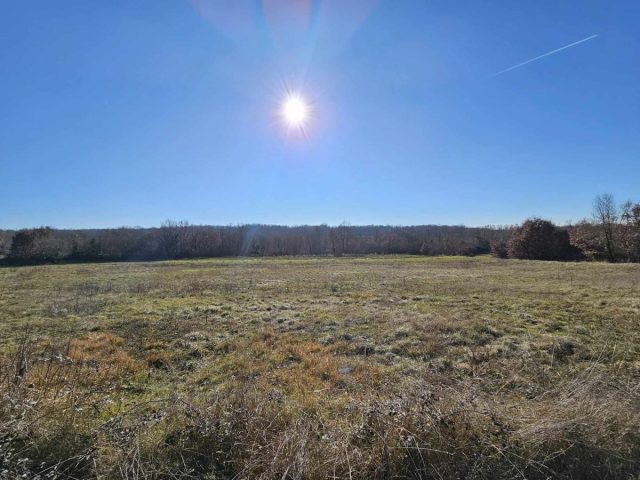 Terreno in vendita 850 m² – Tinjan