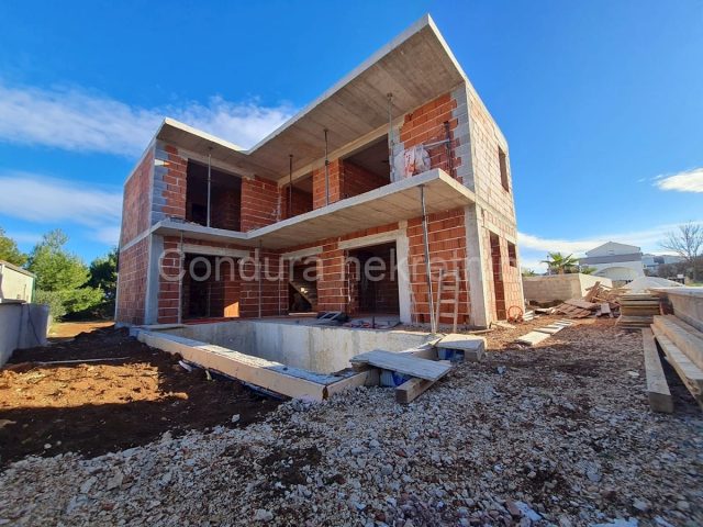 Dům na prodej 142 m² – Vir
