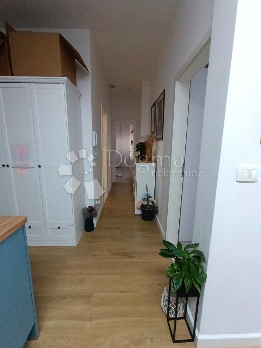 Apartment Zu verkaufen - SPLITSKO-DALMATINSKA PODSTRANA