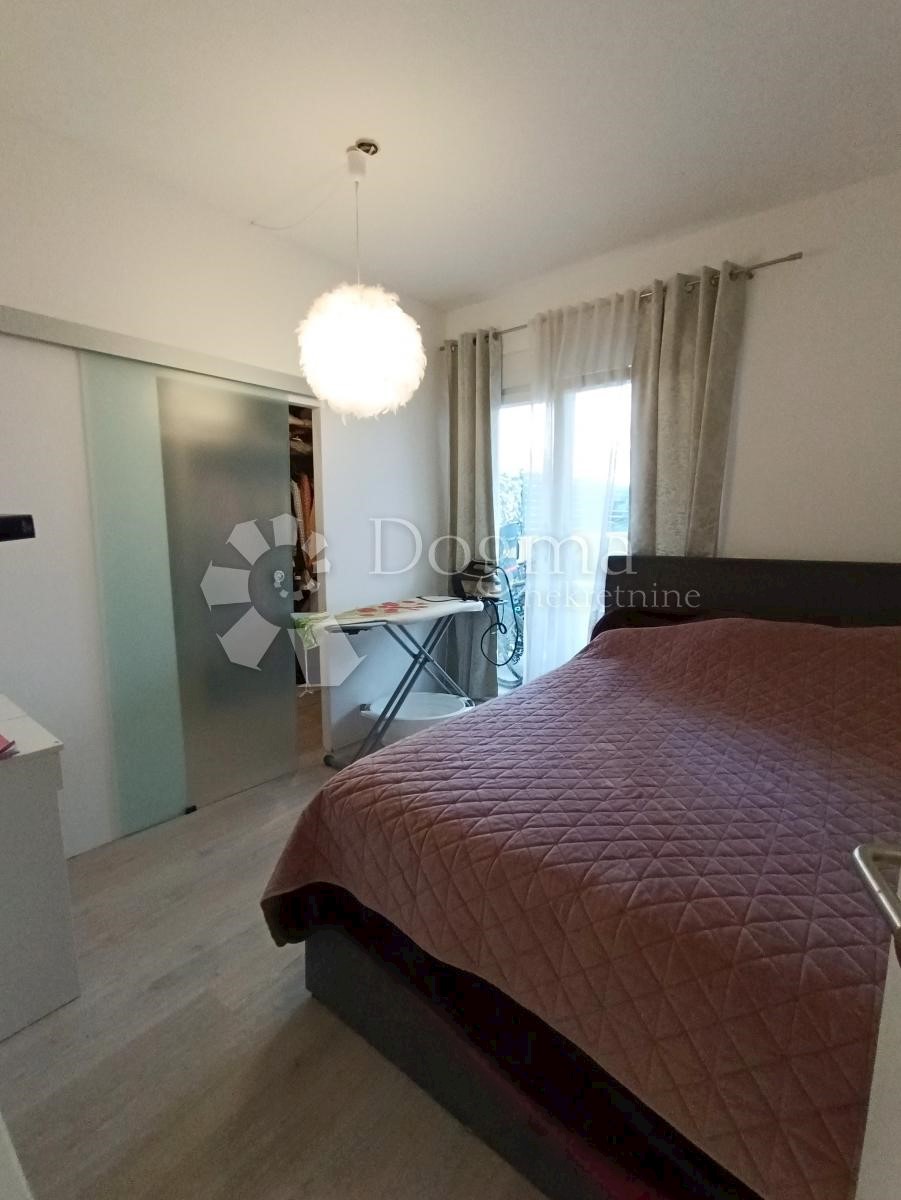 Apartment Zu verkaufen - SPLITSKO-DALMATINSKA PODSTRANA