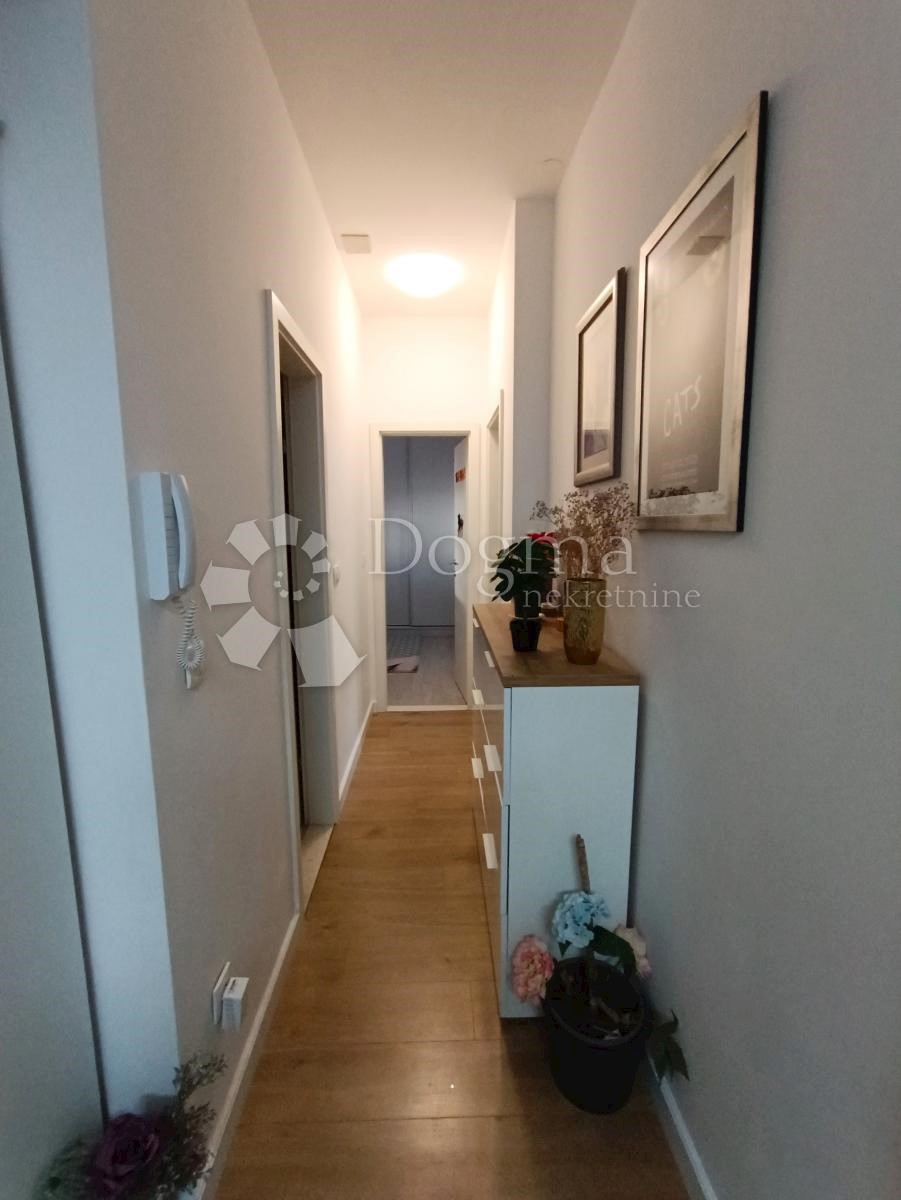 Apartment Zu verkaufen - SPLITSKO-DALMATINSKA PODSTRANA