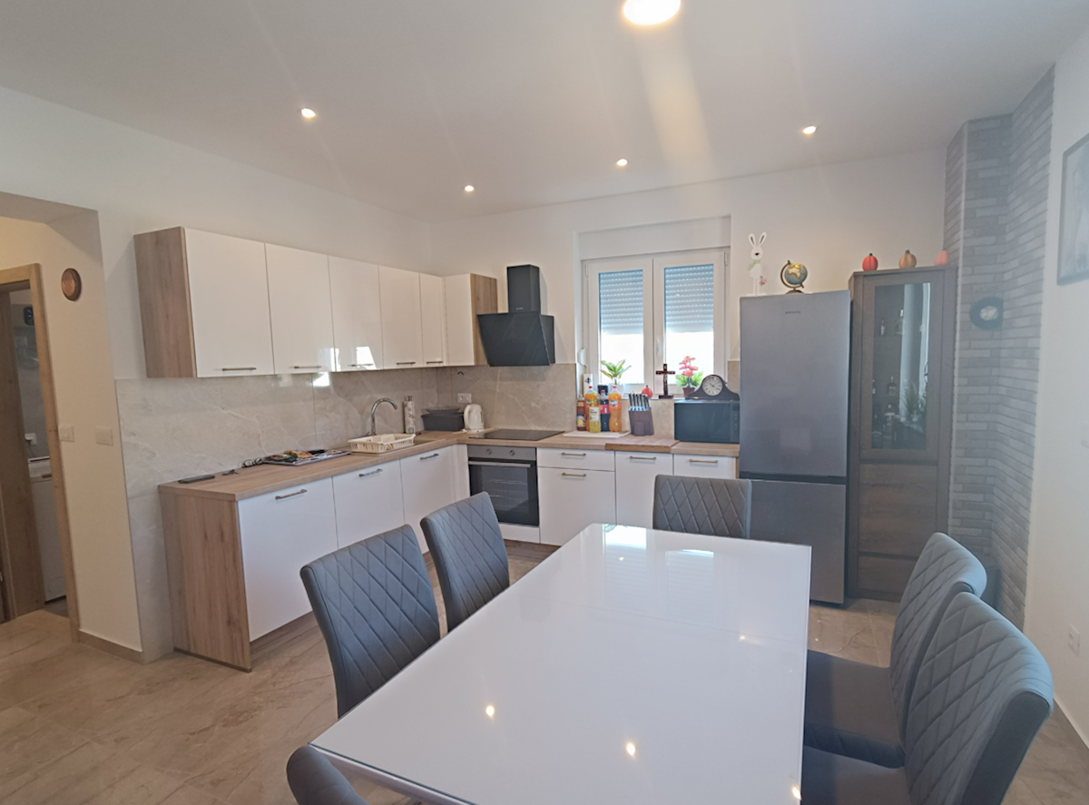 Apartmán Na predaj - SPLITSKO-DALMATINSKA ŠESTANOVAC