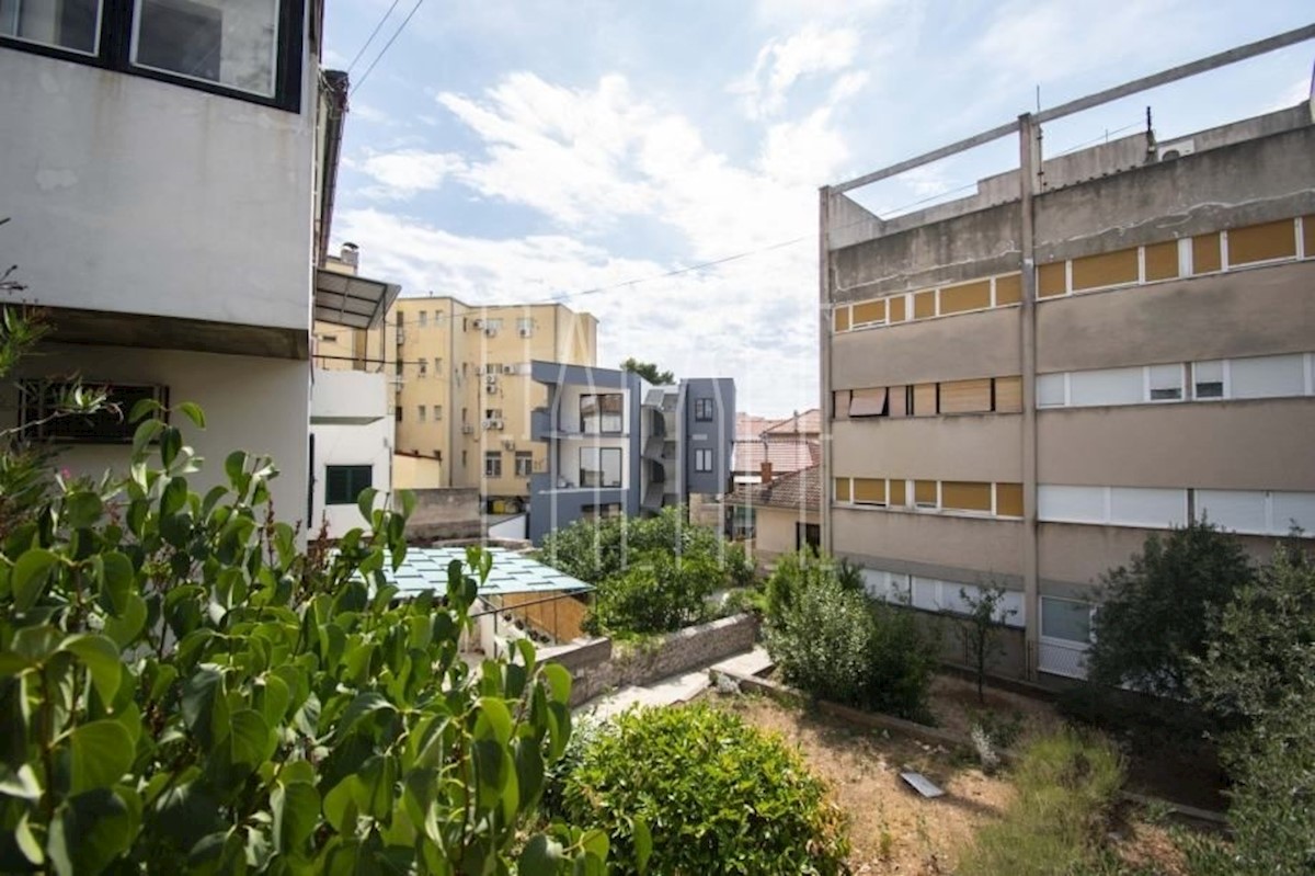 Haus Zu verkaufen - ŠIBENSKO-KNINSKA ŠIBENIK