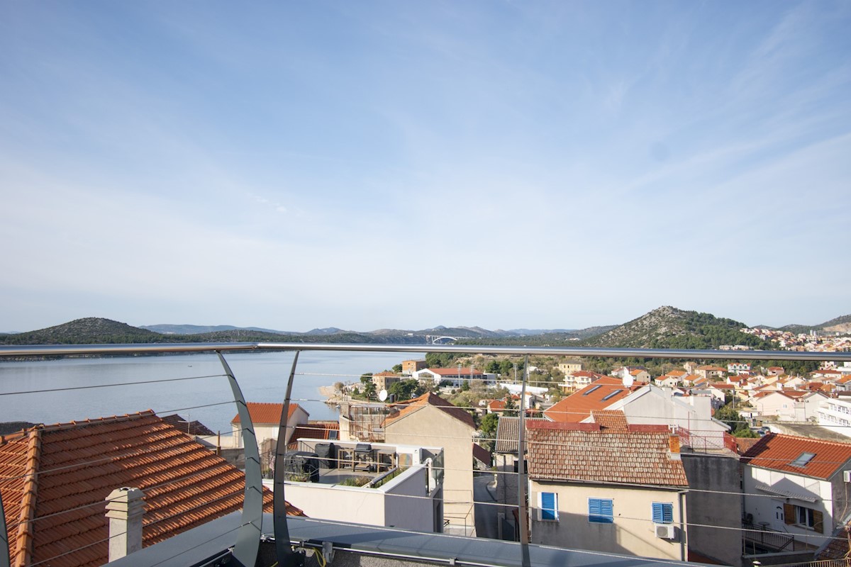 Haus Zu verkaufen - ŠIBENSKO-KNINSKA ŠIBENIK