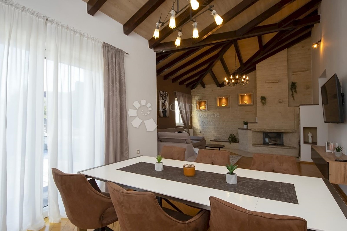 Haus Zu verkaufen - ŠIBENSKO-KNINSKA ŠIBENIK