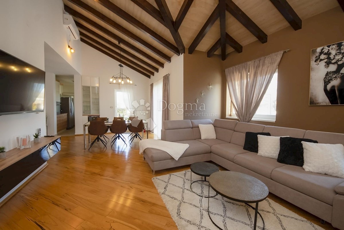 Haus Zu verkaufen - ŠIBENSKO-KNINSKA ŠIBENIK