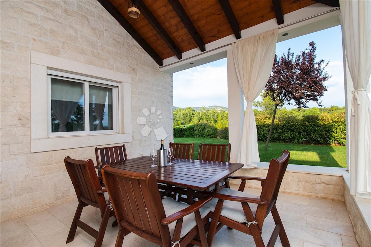 Haus Zu verkaufen - ŠIBENSKO-KNINSKA ŠIBENIK