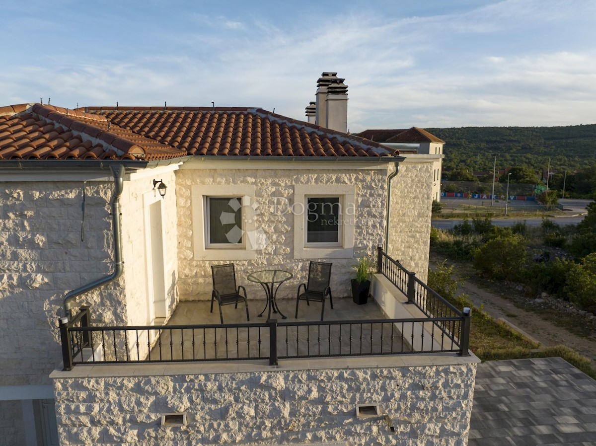 Haus Zu verkaufen - ŠIBENSKO-KNINSKA ŠIBENIK