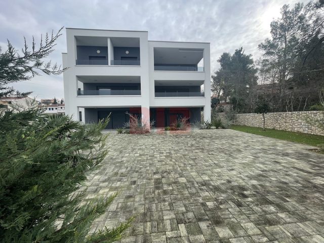 Apartmán Na predaj - Primorsko-goranska Krk - foto 2/25