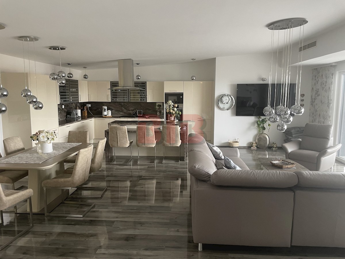 Apartmán Na predaj - PRIMORSKO-GORANSKA KRK
