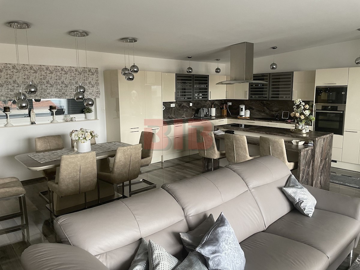 Apartmán Na predaj - PRIMORSKO-GORANSKA KRK