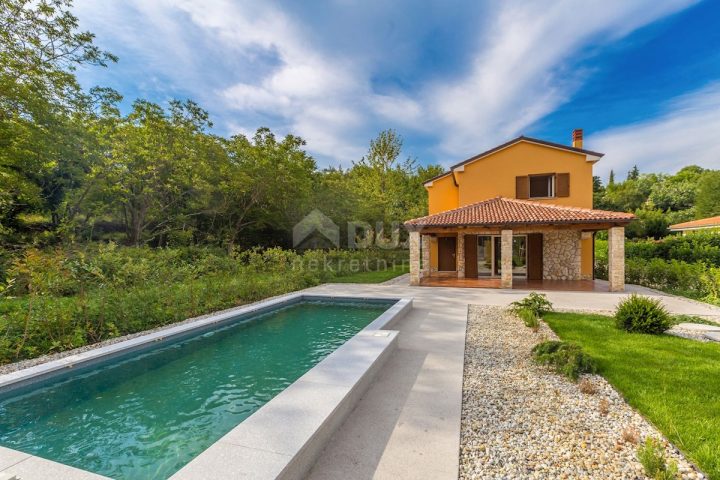 Maison à vendre 250 m² – Hlapa