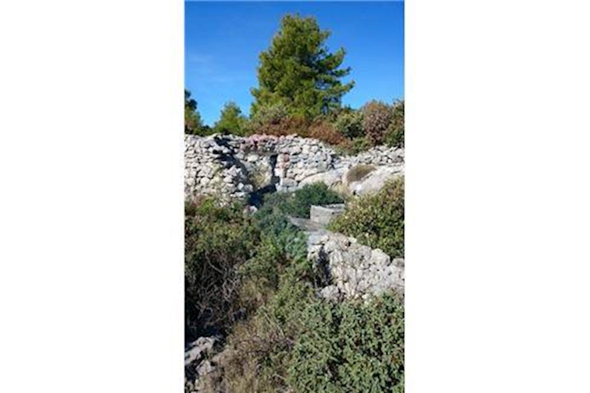 Land For sale - SPLITSKO-DALMATINSKA HVAR