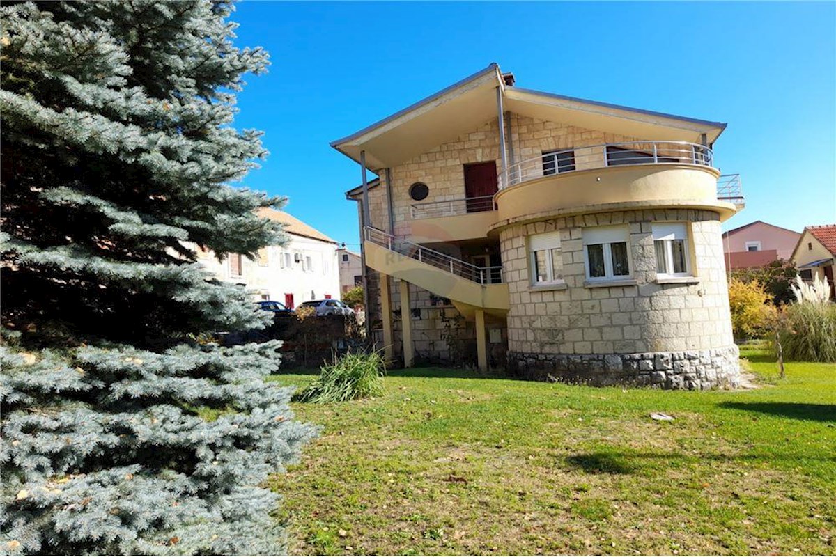 House For sale - SPLITSKO-DALMATINSKA SINJ