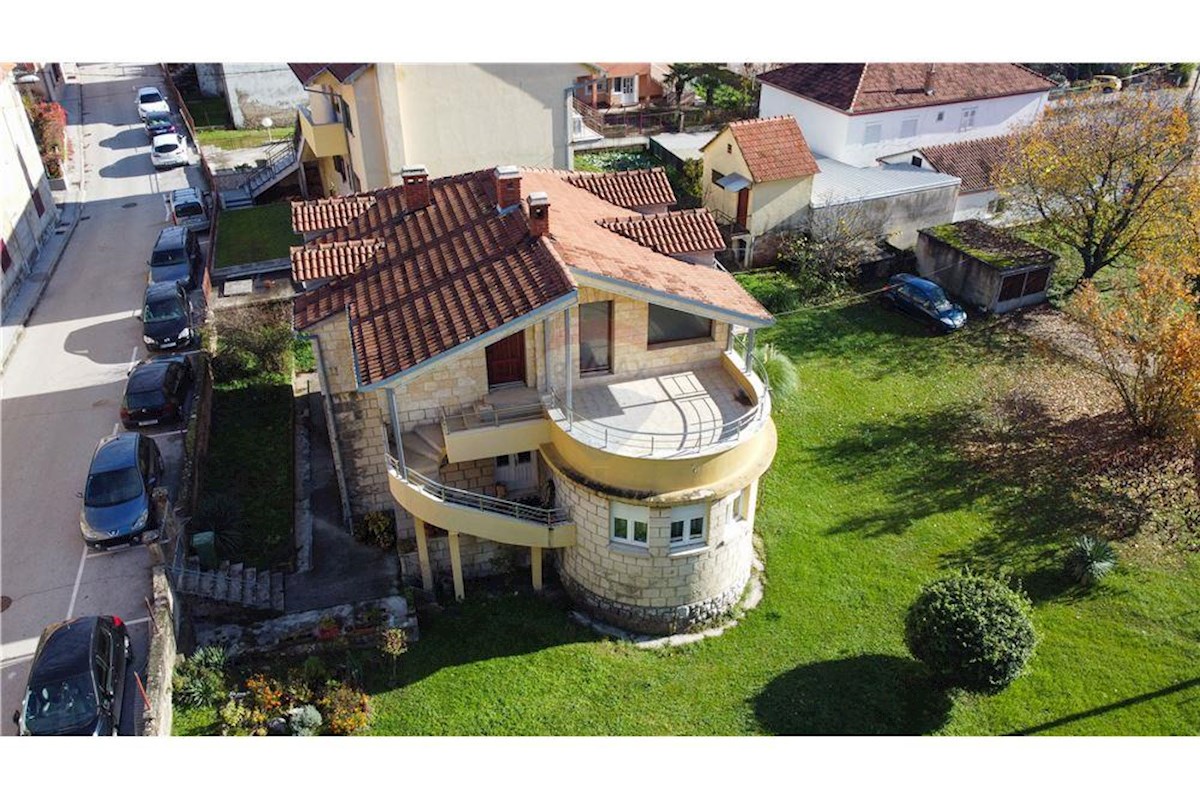 House For sale - SPLITSKO-DALMATINSKA SINJ