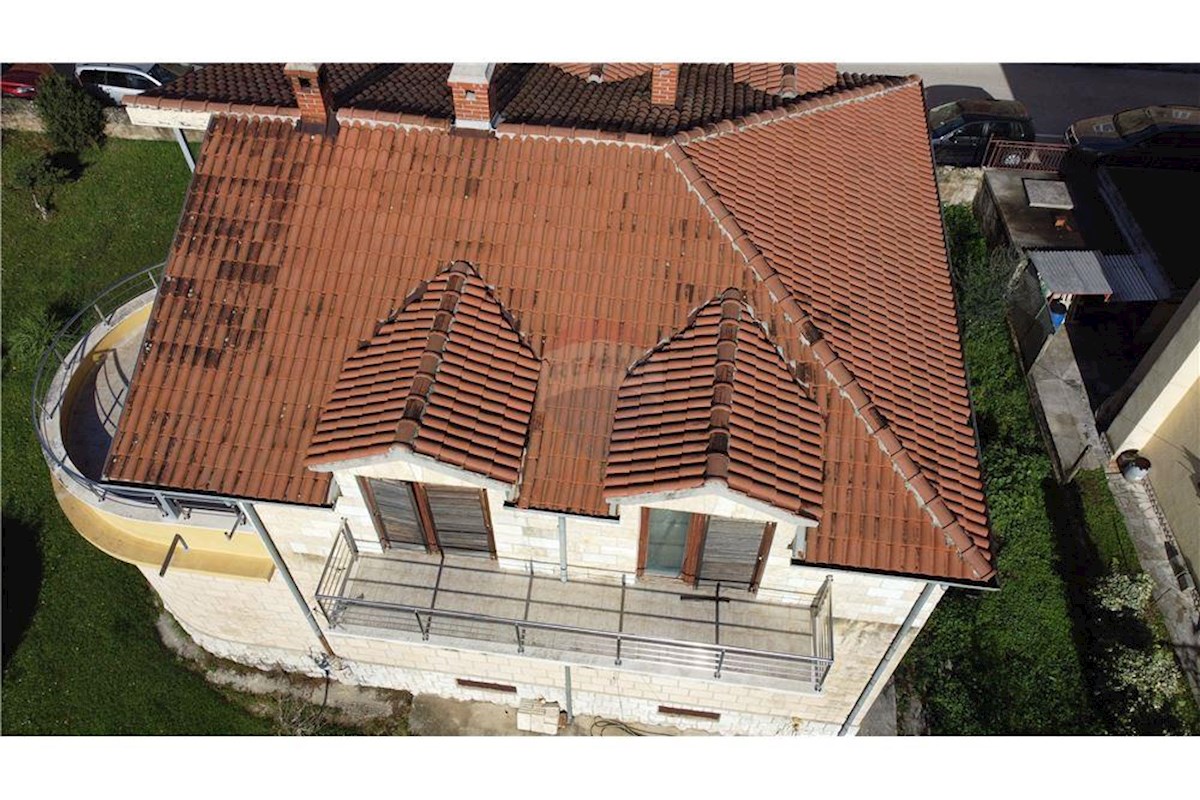 Casa In vendita - SPLITSKO-DALMATINSKA SINJ