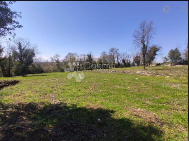 Land for sale 350 m² – Buje