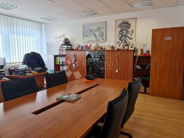Locaux commerciaux à vendre 222 m² – Jarun