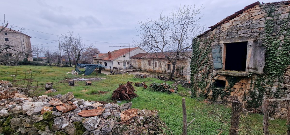 Hiša Naprodaj - ISTARSKA Motovun