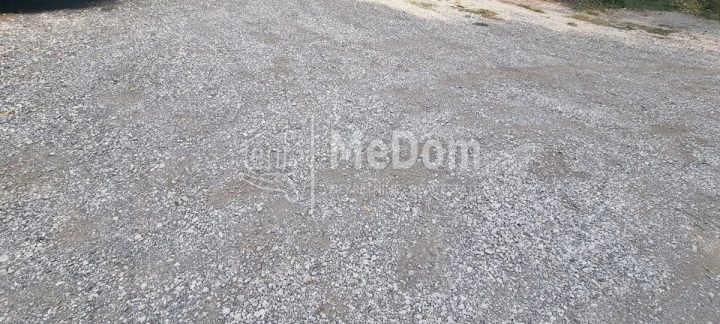 Parcela na predaj 1056 m² – Pula
