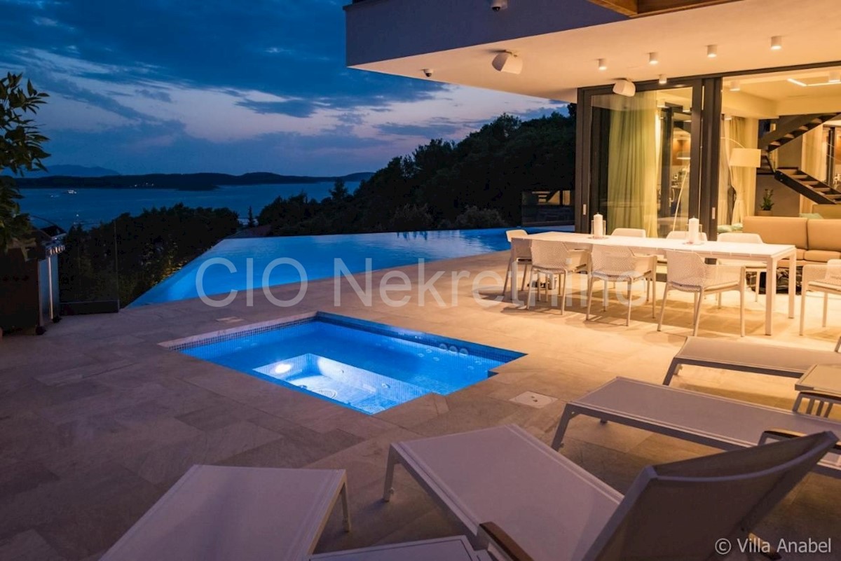 Casa In vendita - SPLITSKO-DALMATINSKA HVAR