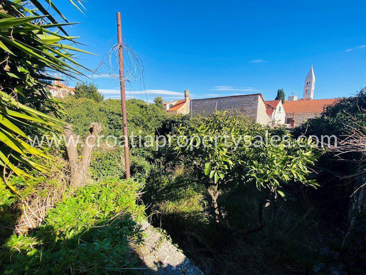 Casa In vendita - SPLITSKO-DALMATINSKA BRAČ