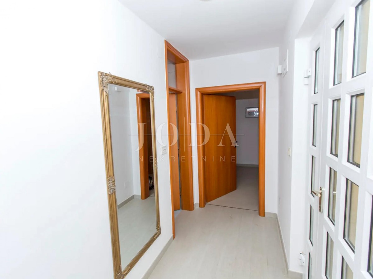 Appartement À vendre - LIČKO-SENJSKA KARLOBAG