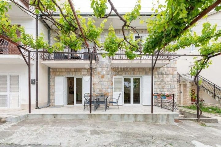 House for sale 200 m² – Podstrana