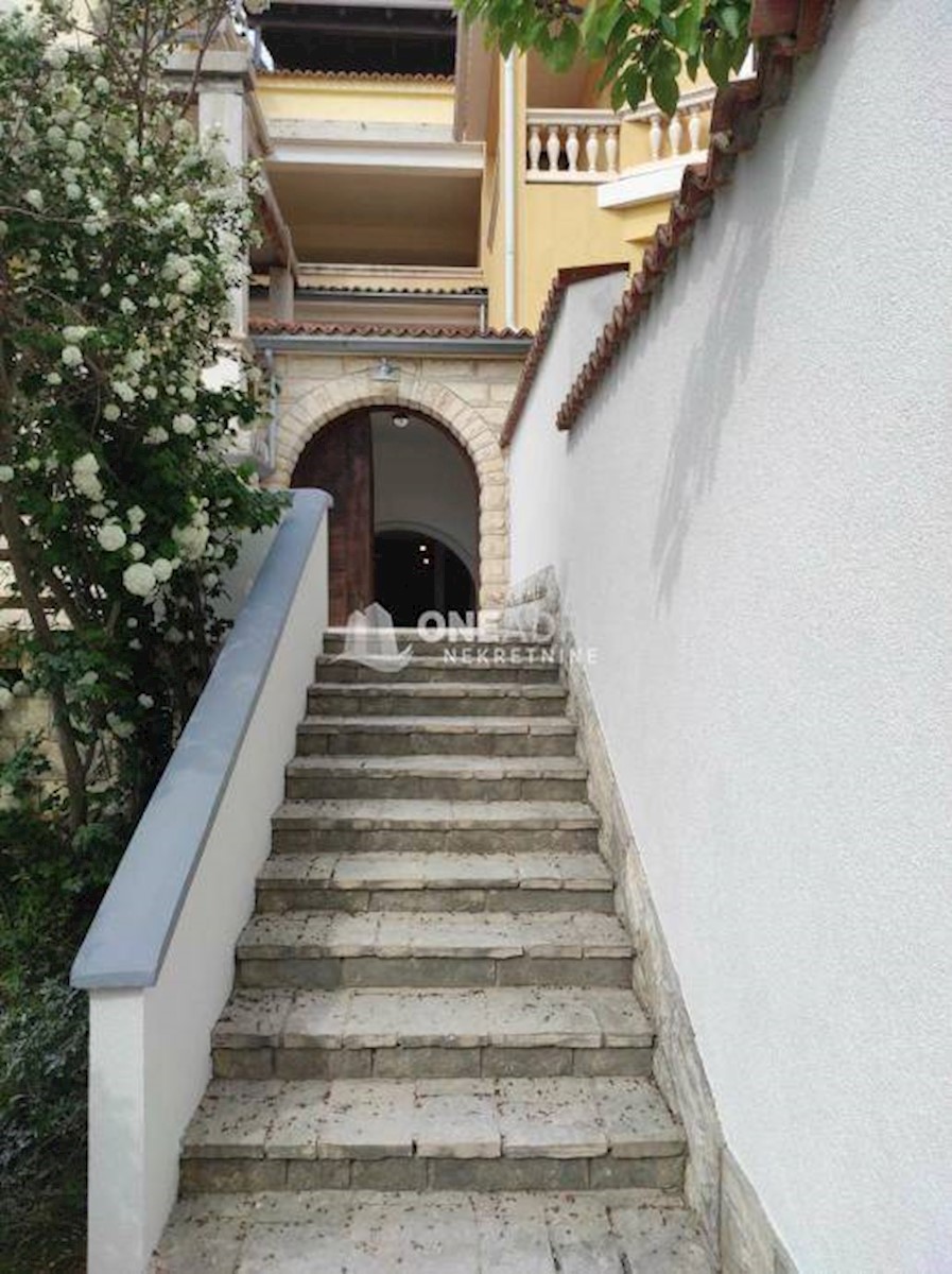 Flat For sale - PRIMORSKO-GORANSKA MALI LOŠINJ