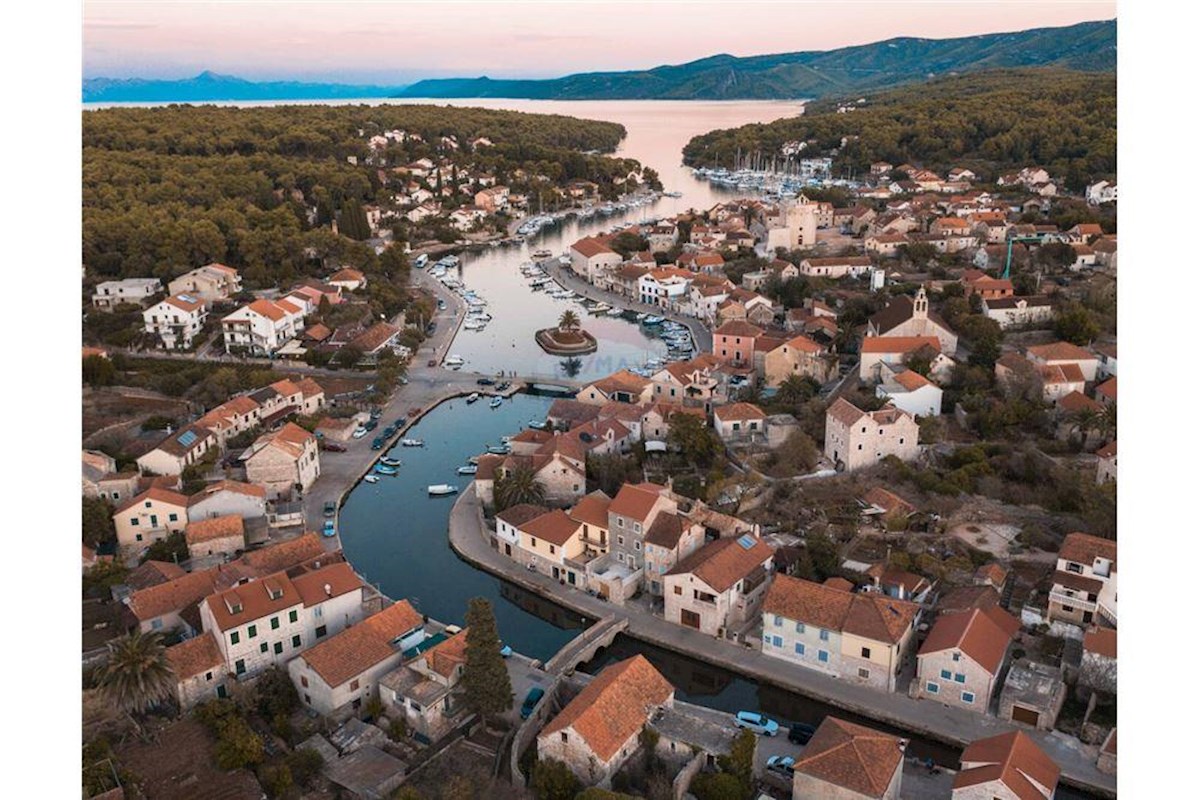 Zemljište Na prodaju - SPLITSKO-DALMATINSKA HVAR