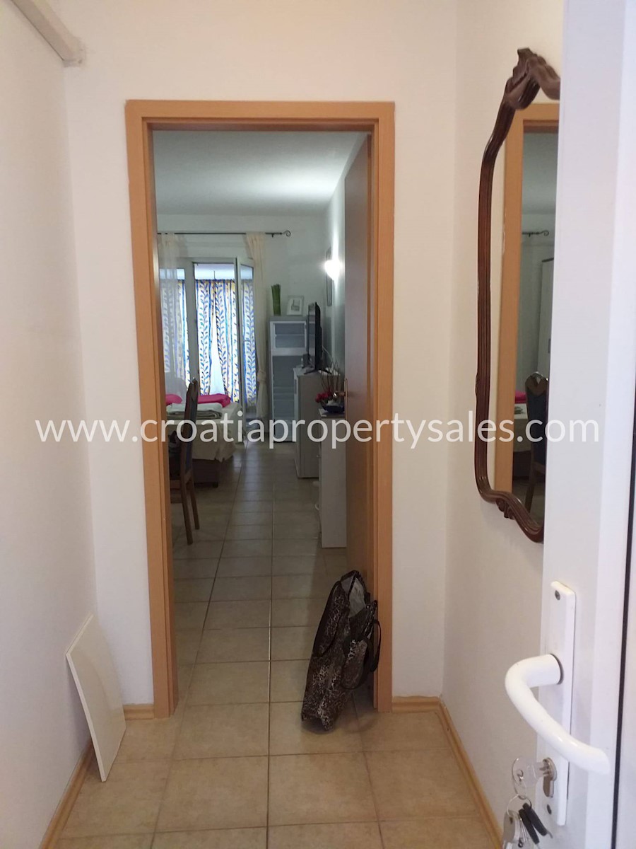 Flat For sale - SPLITSKO-DALMATINSKA ŠOLTA