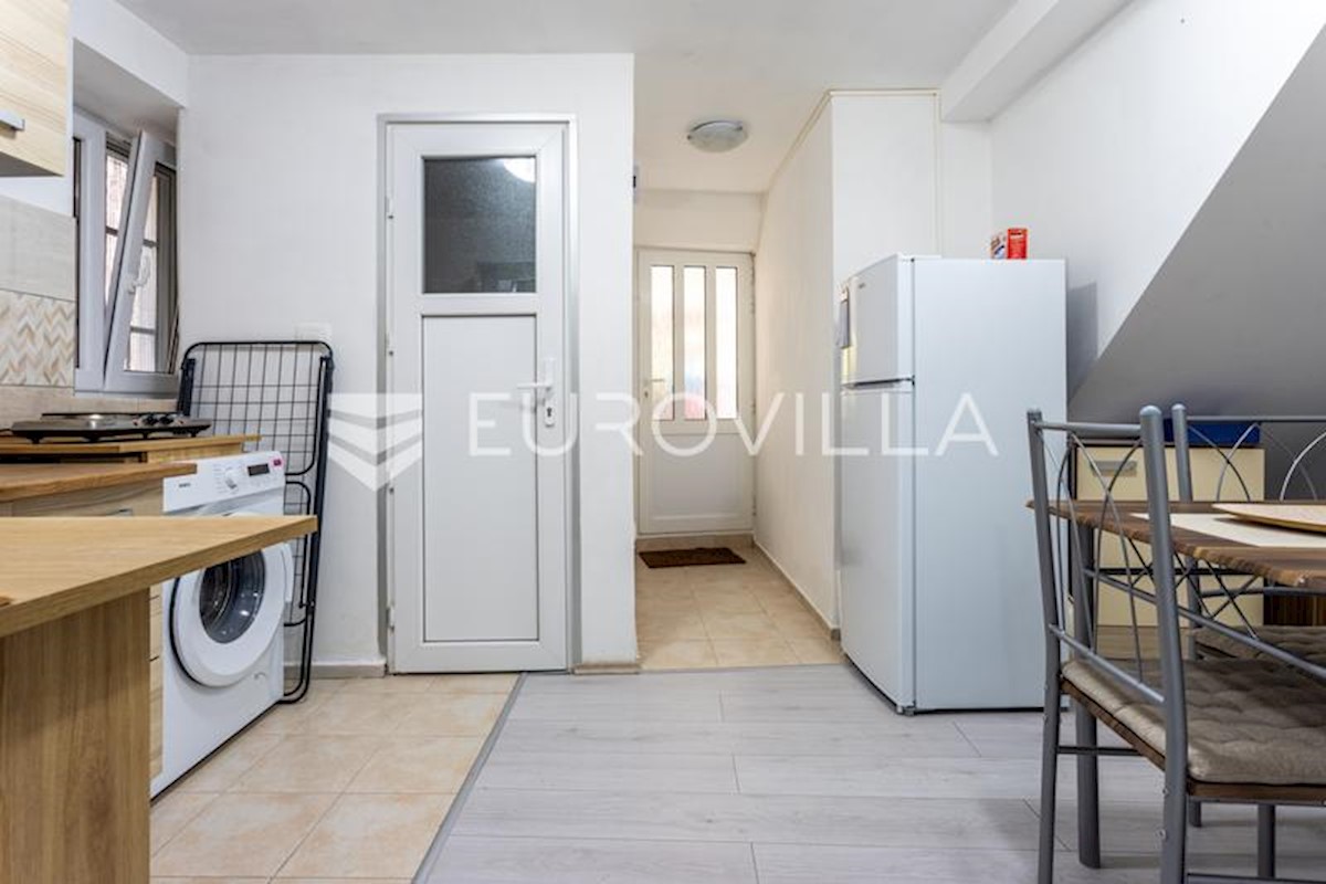 Apartment Zu verkaufen - SPLITSKO-DALMATINSKA KAŠTELA