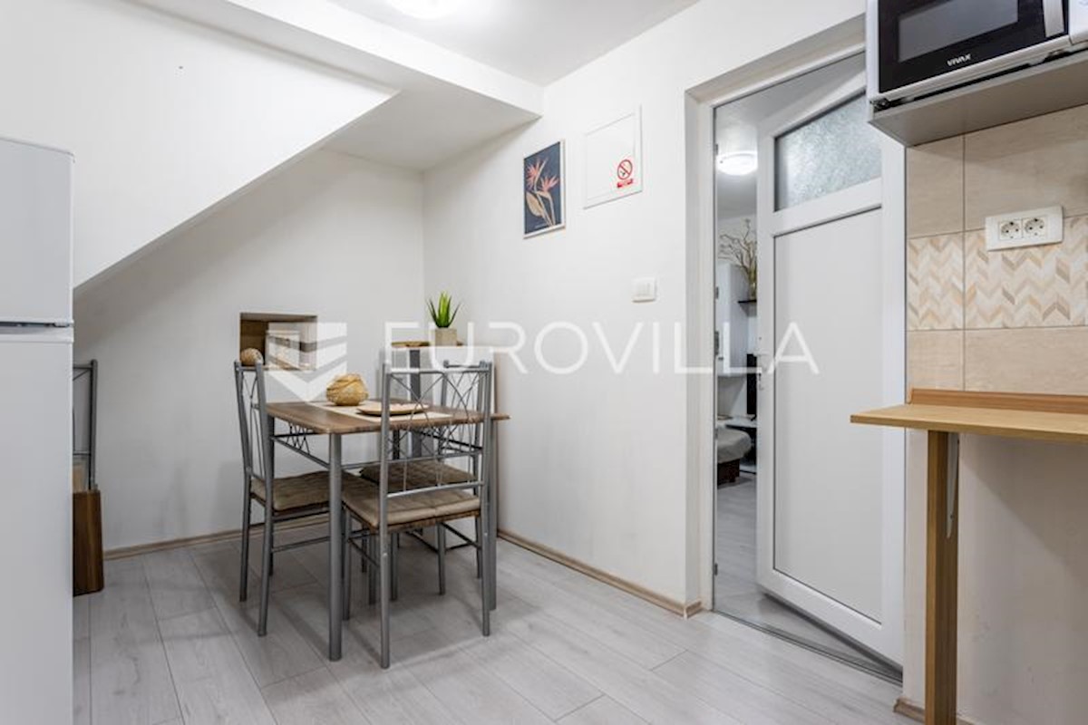 Apartment Zu verkaufen - SPLITSKO-DALMATINSKA KAŠTELA