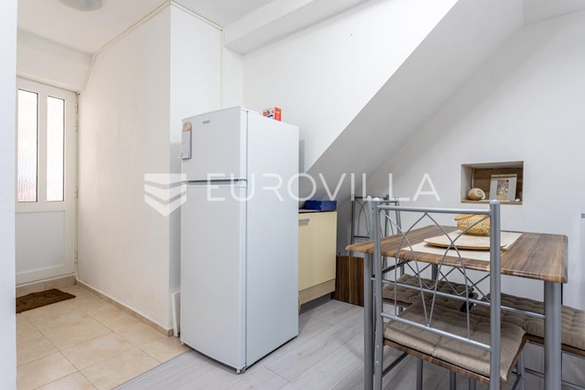 Apartment Zu verkaufen - SPLITSKO-DALMATINSKA KAŠTELA