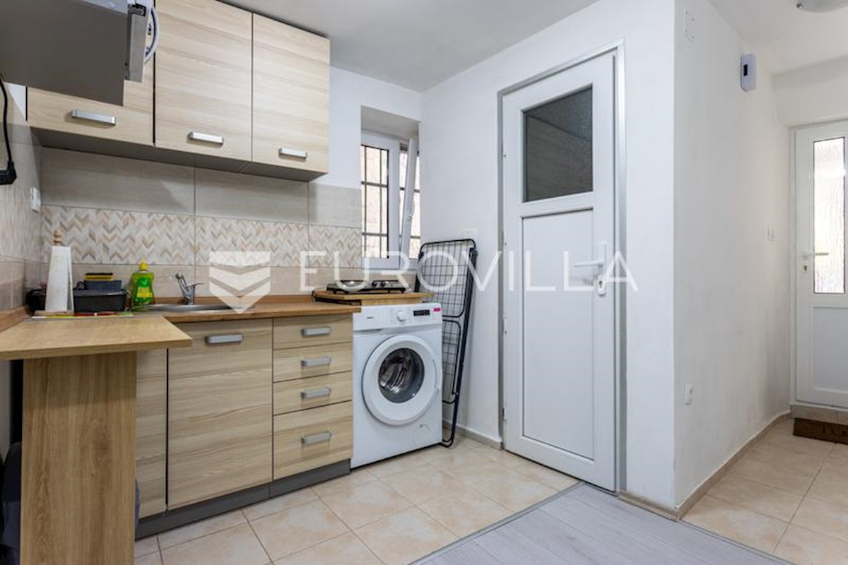 Apartment Zu verkaufen - SPLITSKO-DALMATINSKA KAŠTELA