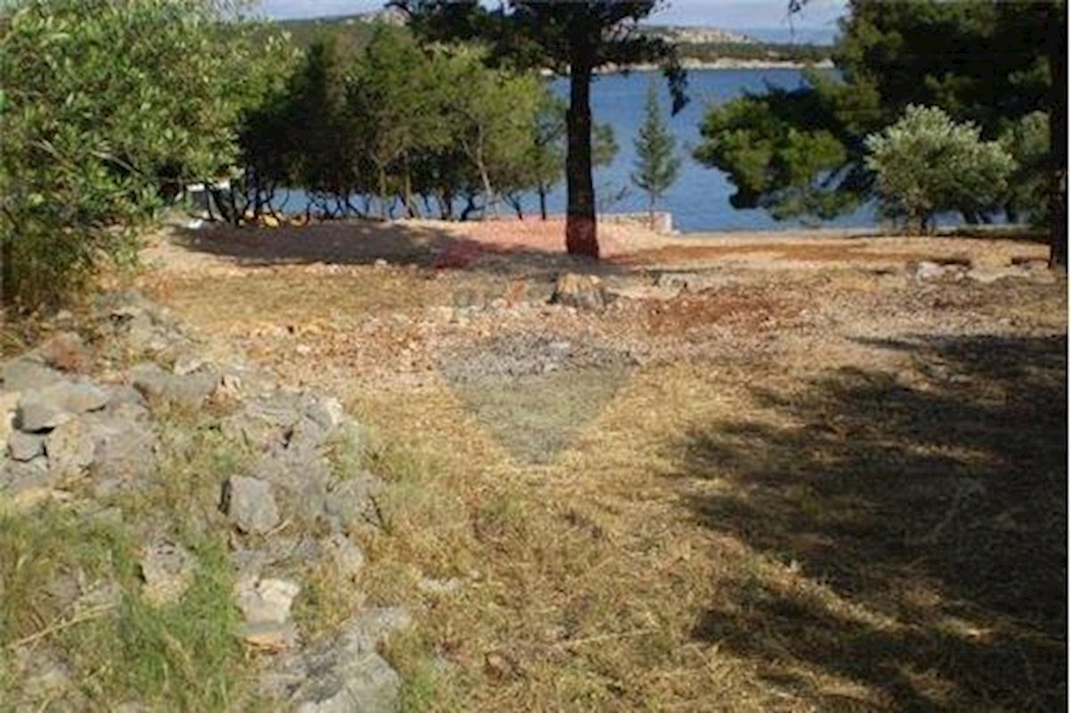 Land For sale - SPLITSKO-DALMATINSKA HVAR