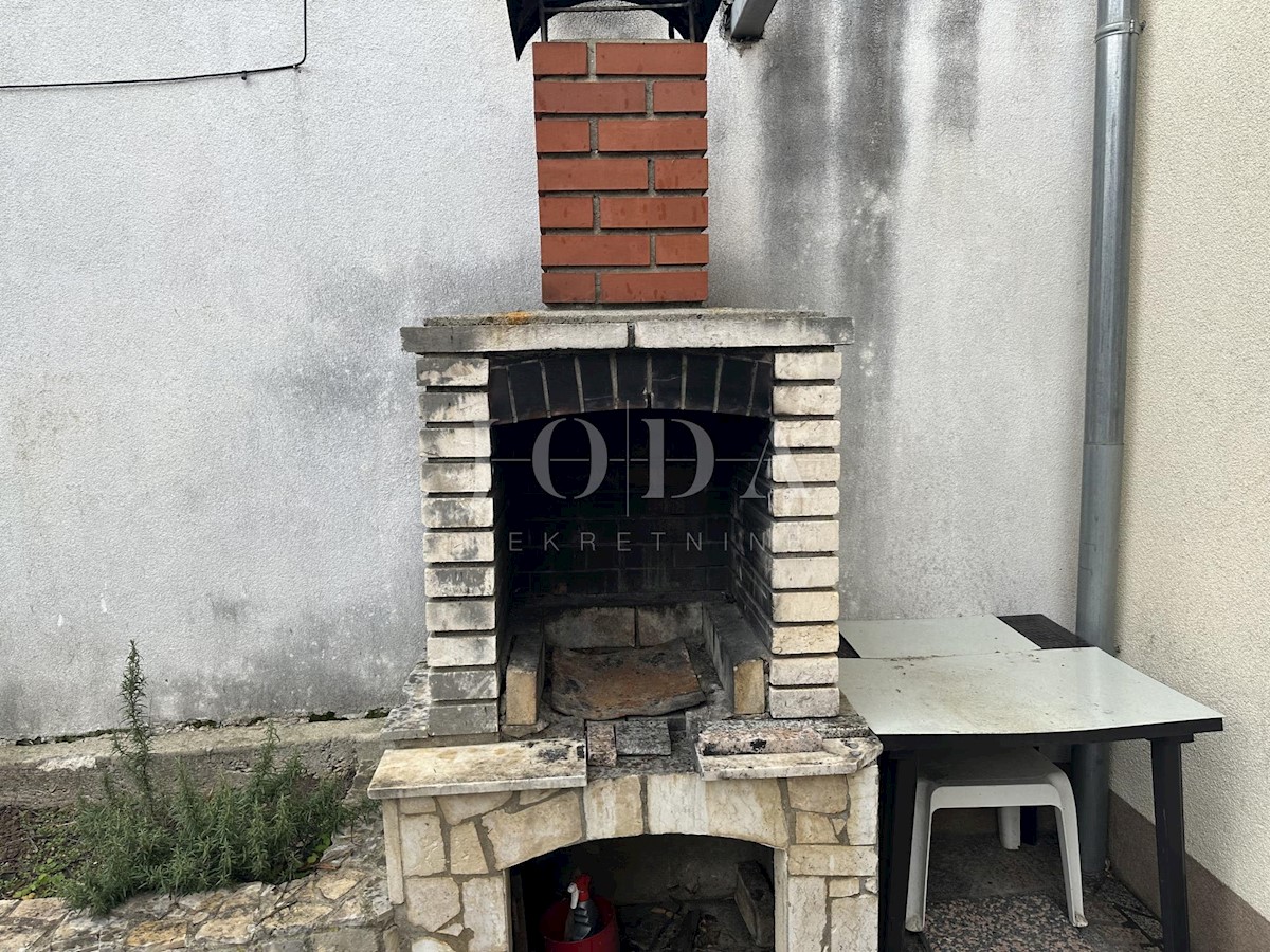 Kuća Na prodaju - PRIMORSKO-GORANSKA NOVI VINODOLSKI
