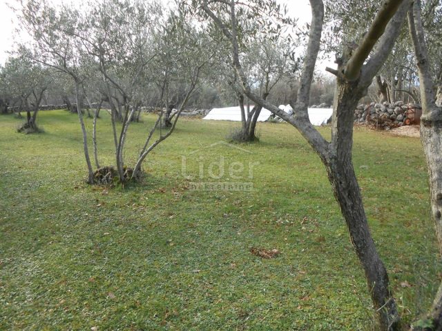 Land for sale 2123 m² – Bajčići