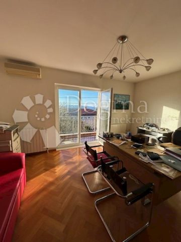 Maison à vendre 200 m² – Gornja Vežica
