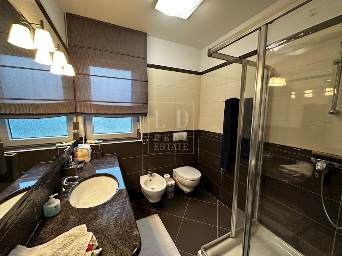 Apartma Na predaj - ISTARSKA NOVIGRAD